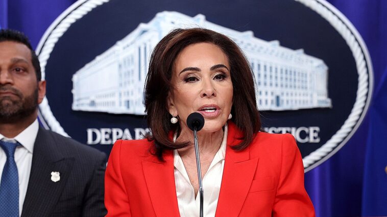 pirro-says-us-has-‘crossed-the-rubicon’-as-people-travel-to-dc-for-political-violence
