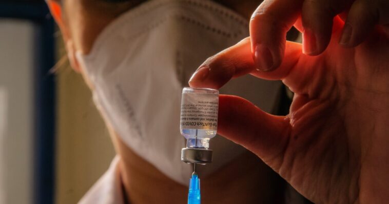 exclusive:-harvard-trained-md-says-‘coercive’-vaccine-push-shattered-trust-and-has-harris-voters-questioning-the-experts