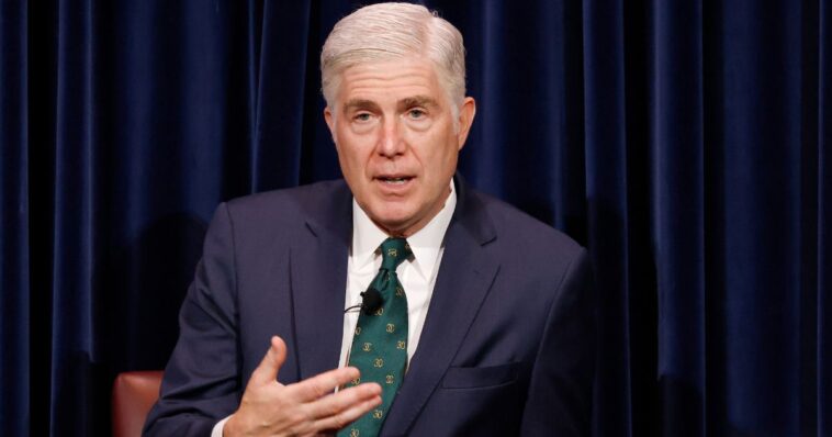 conservatives-worried-justice-gorsuch-just-set-the-stage-for-an-‘absurd-birthright-citizenship-ruling’