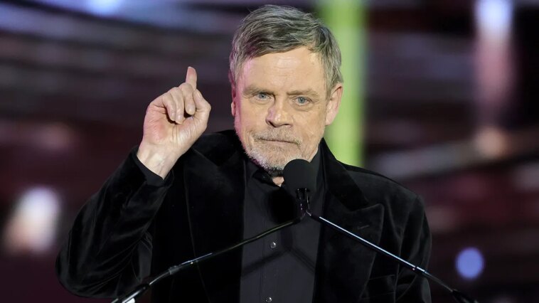 mark-hamill-deletes-image-depicting-trump-as-deceased,-posts-new-photo-to-‘apologize’-after-backlash