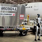 airport-robots-handle-baggage-in-tokyo-trial