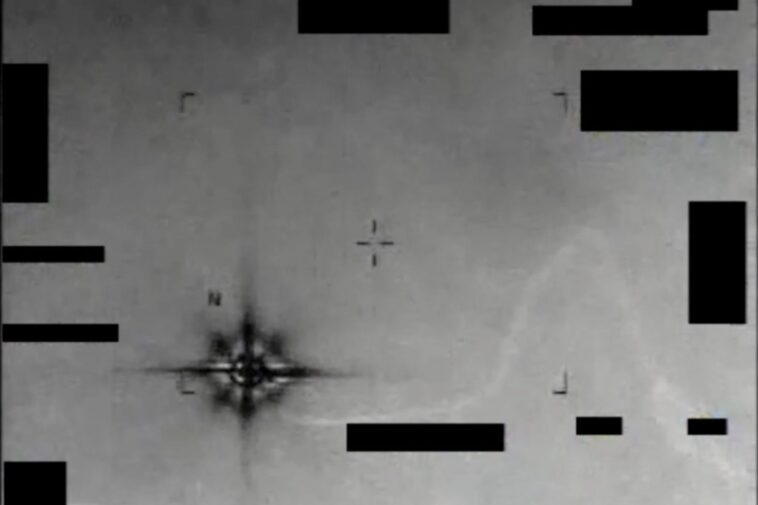 mysterious-footage-captures-peculiar-‘eight-pointed-star’-streaking-across-sky:-ufo-files