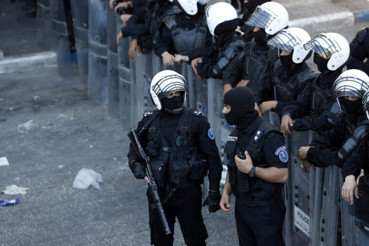 israel-authorities-arrest-palestinian-policeman,-isis-member-connected-to-terrorist-attacks
