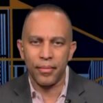 trump-links-hakeem-jeffries-to-whca-assassination-attempt,-demands-criminal-charges
