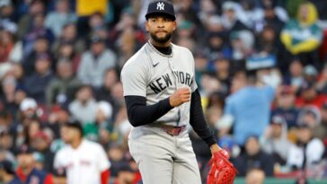 luis-gil-hits-il,-gets-shut-down-from-throwing-with-shoulder-injury-in-yankees-concern