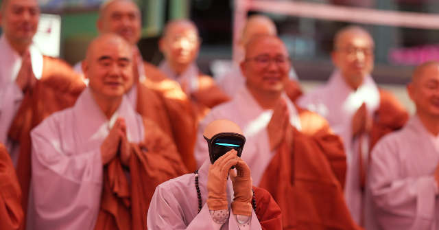 robot-becomes-buddhist-monk-in-south-korea