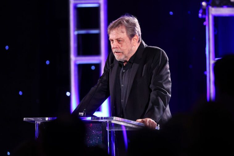 luke-skywalker’s-anti-trump-spiral-just-took-a-dark-turn