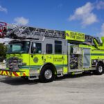 popular-miami-tourist-attraction-rocked-by-apparent-boat-explosion,-15-people-rushed-to-hospital