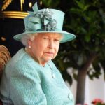 queen-elizabeth’s-icy-‘look’-left-even-prime-ministers-terrified,-royal-author-claims