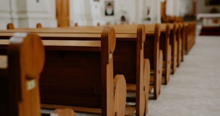 major-evangelic-denomination-sees-memberships-fall-amid-debates-over-female-pastors,-growing-distrust