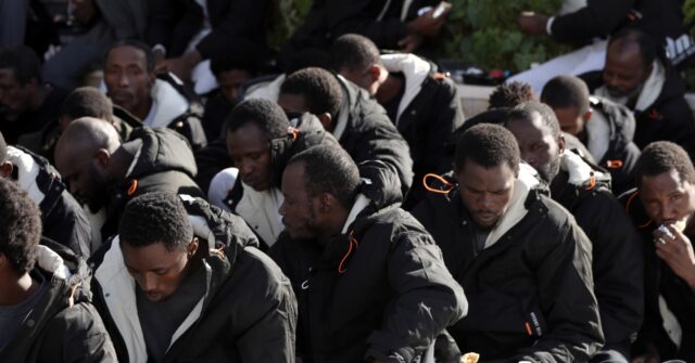 over-half-million-migrants-waiting-in-libya-to-cross-into-europe,-warns-greek-immigration-minister