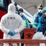 passengers-start-disembarking-from-hantavirus-cruise-ship-in-spain’s-canary-islands