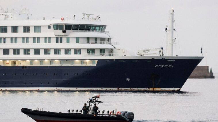 top-who-official-warns-cruise-passengers-are-‘high-risk-contacts’-as-americans-return-from-hantavirus-ship