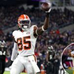 chargers-add-former-pro-bowl-tight-end-david-njoku-to-pair-with-justin-herbert
