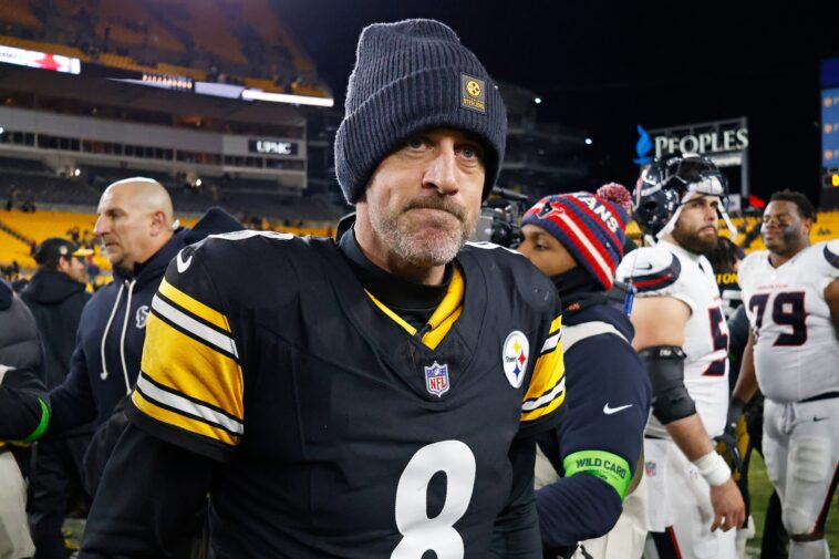 aaron-rodgers-never-makes-it-to-steelers-facility-after-wild-weekend-of-rumors