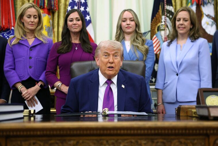 daily-wire-asks-trump-about-jailed-publisher-jimmy-lai,-he-responds-with-message-to-beijing