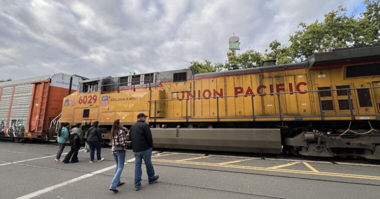 investigation-underway-after-6-people-found-dead-inside-a-train-in-texas
