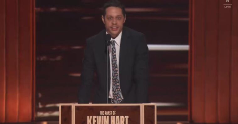 watch:-pete-davidson-makes-disgusting-joke-about-charlie-kirk’s-assassination-during-netflix-roast-of-kevin-hart