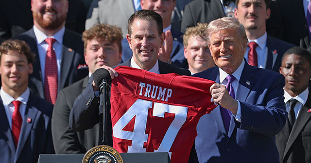 trump-hosts-indiana-hoosiers-to-celebrate-college-football-championship