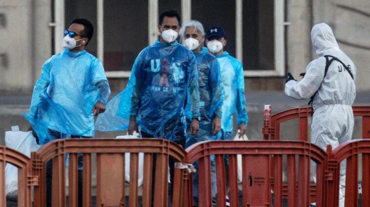 two-maryland-residents-monitored-for-hantavirus-after-sharing-flight-with-infected-cruise-ship-passenger