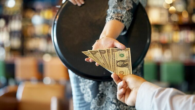 automatic-tipping-push-brings-concerns-to-major-us-city-as-restaurants-brace-for-surge-of-foreign-visitors