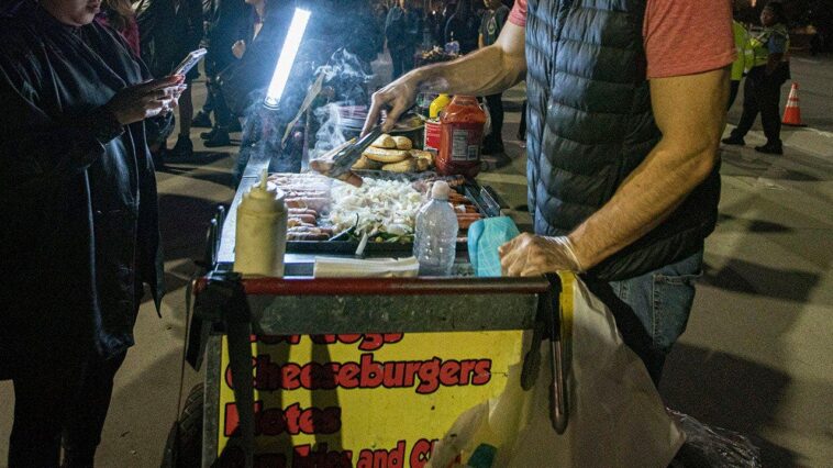 a-heated-hot-dog-vendor-turf-war-leads-to-a-sidewalk-brawl-between-two-female-wiener-slingers