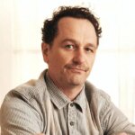 ‘the-americans’-star-matthew-rhys-slams-‘out-of-control’-trend-of-playing-videos-out-loud-in-public