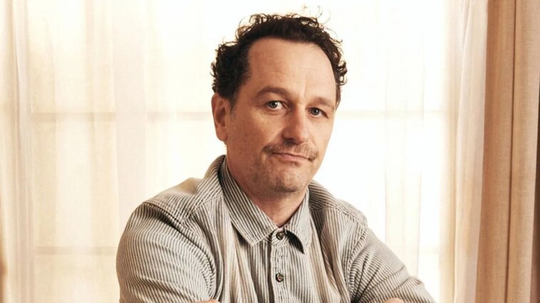 ‘the-americans’-star-matthew-rhys-slams-‘out-of-control’-trend-of-playing-videos-out-loud-in-public