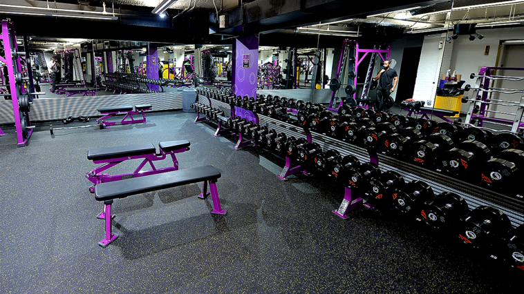 new-hampshire-woman-says-planet-fitness-canceled-her-membership-after-she-reported-man-in-locker-room