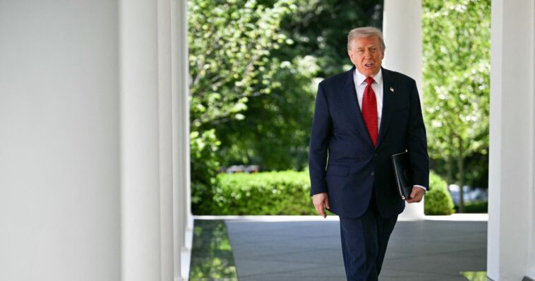 keystone-xl-pipeline-2.0:-trump-signs-permit-for-massive-new-us-canada-oil-pipeline-–-some-of-42,000-jobs-biden-killed-could-return