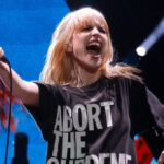 pop-star-hayley-williams-declares-‘f**k-ice,’-‘free-palestine’-at-concert