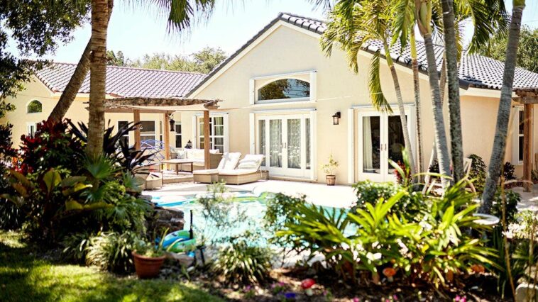 if-this-hasn’t-been-said-before,-it-should’ve-been-—-you-can’t-hide-in-the-bushes-at-a-bachelorette-pool-party