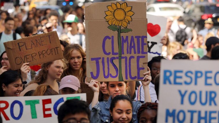 conservatives-torch-‘climate-refugee’-couple-after-texas-escape-ends-in-‘literal-crap-show’