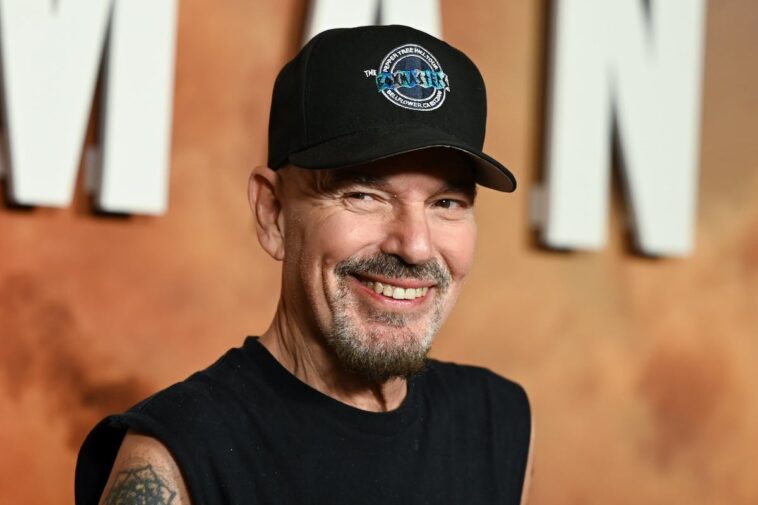 watch:-billy-bob-thornton-has-a-refreshingly-simple-answer-when-politics-enter-the-chat