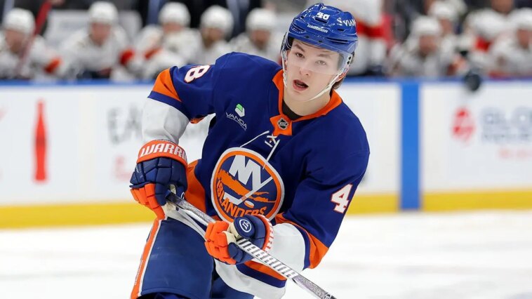 isles-matthew-schaefer-annihilates-calder-trophy-field,-rookie-wins-award-unanimously