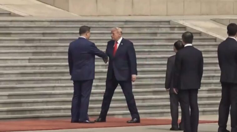 watch:-trump-shakes-xi-jinping’s-hand-on-red-carpet-in-beijing-–-leaders-hold-bilateral-talks