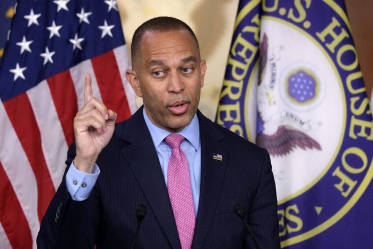 hakeem-jeffries-starts-seeing-‘ghosts’-as-democrats-panic-over-redistricting