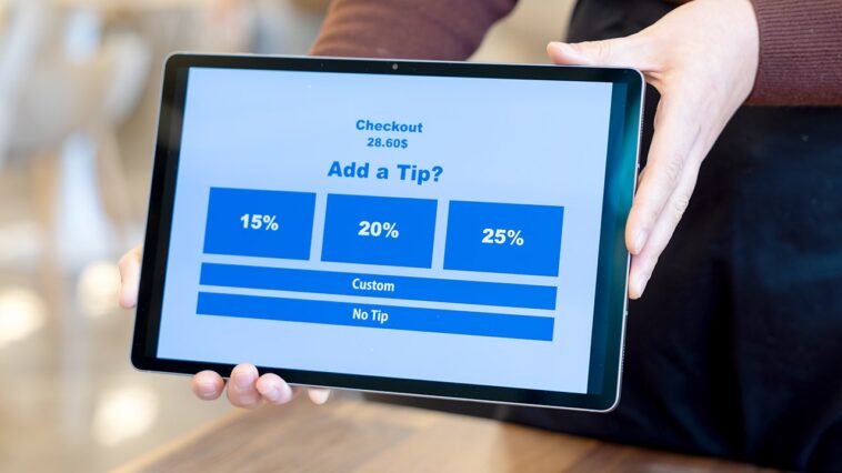 automatic-tipping-programs-spark-concern-as-restaurants-prepare-for-flood-of-visitors