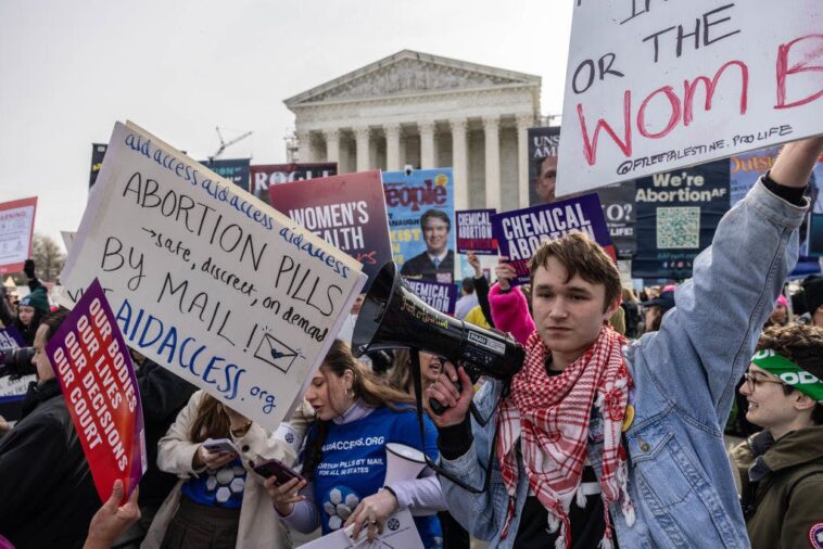 ⁨supreme-court-issues-major-decision-on-abortion-pill,-deals-blow-to-pro-life-fight