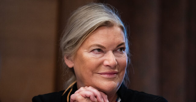 exclusive-—-sen.-cynthia-lummis:-enact-clarity-act-before-elizabeth-warren-tries-to-‘kill’-crypto-industry