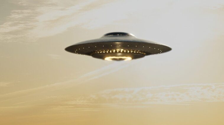 retired-navy-admiral-makes-bombshell-claim-about-ufos-and-‘non-human-intelligence’-controlling-them