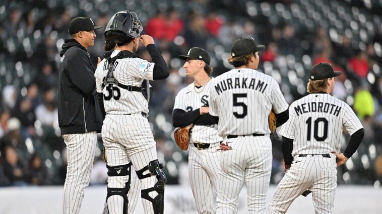 baseball-fan-hospitalized-after-falling-into-visiting-bullpen-during-white-sox-royals-game