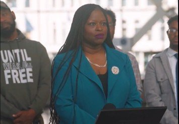angry-blm-leaders-hold-press-conference-after-netflix-allows-comedian-to-make-a-very-politically-incorrect-joke-about-george-floyd-during-roast-of-kevin-hart-(video)
