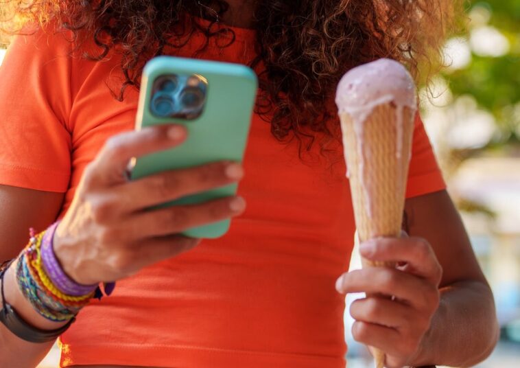 the-war-against-phones-at-the-dinner-table-just-got-a-new-weapon