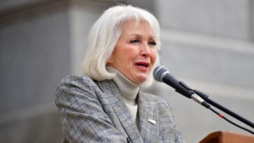 colorado-governor-commutes-tina-peters’-sentence-as-trump-posts-‘free-tina!’