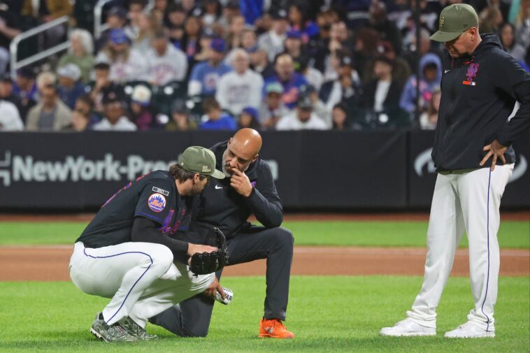 clay-holmes-fractures-fibula-in-loss-to-yankees-in-latest-mets-injury-nightmare
