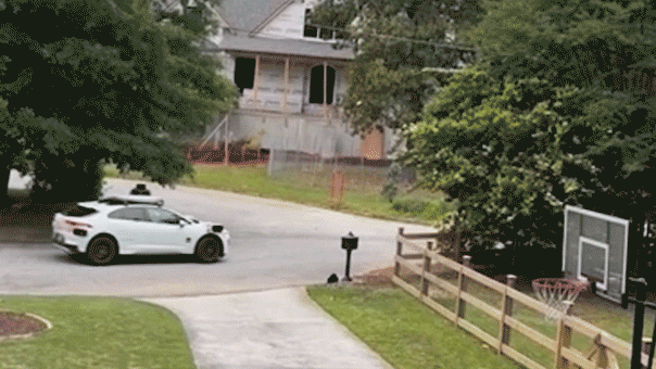waymo-driverless-cars-overrun-atlanta-neighborhood,-circling-cul-de-sacs-and-alarming-families-with-kids