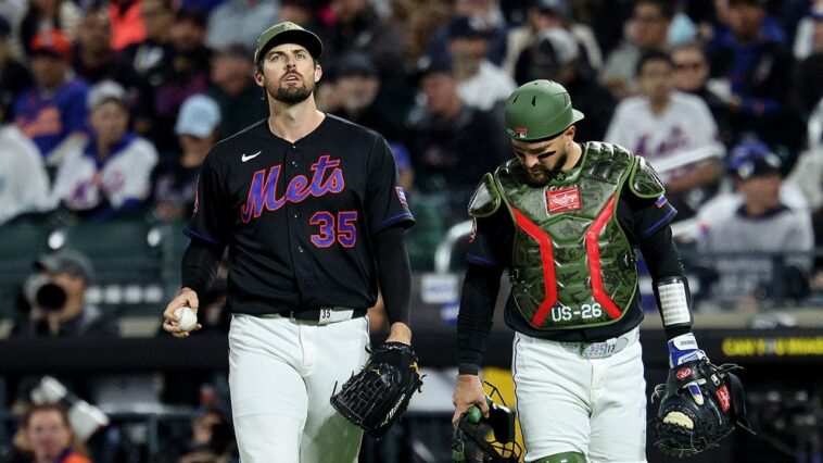 mets-pitcher-clay-holmes-suffers-broken-leg-after-getting-hit-with-111-mph-line-drive:-‘a-huge-blow’