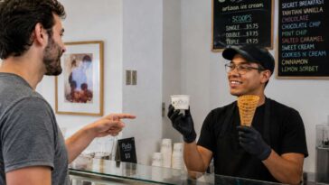 uncultured-philistine-declines-to-have-ice-cream-served-in-waffle-cone