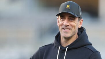 aaron-rodgers-set-to-begin-his-22nd-nfl-season-after-agreeing-to-a-pittsburgh-steelers-contract